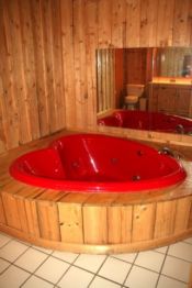 2 private Heart shaped whirlpools